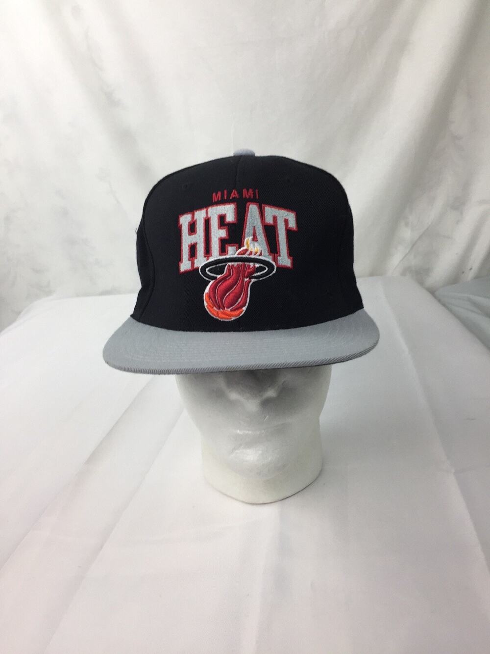 Mitchell & Ness Miami Heat Adjustable Cap Hat
